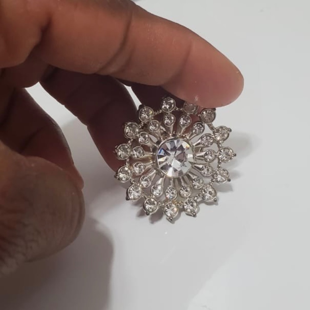 Liz claiborne  Rhinestone Brooch 🌴 - Picture 2 of 9